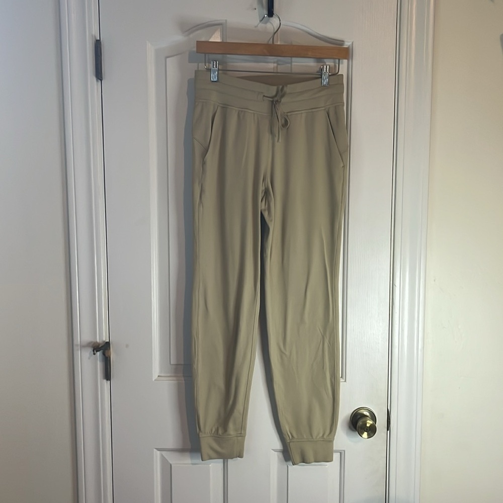 Lululemon | Ready to Rulu Jogger Pants‎ 29" in Trench Size 6 Loungewear Neutral - Picture 7 of 13